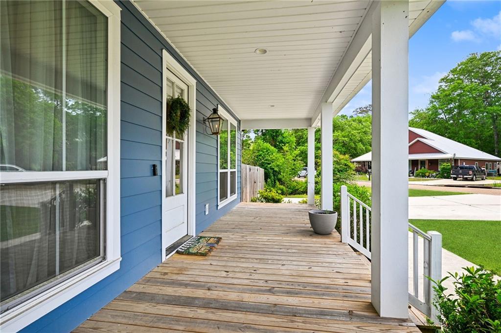 103 ABITA OAKS Boulevard