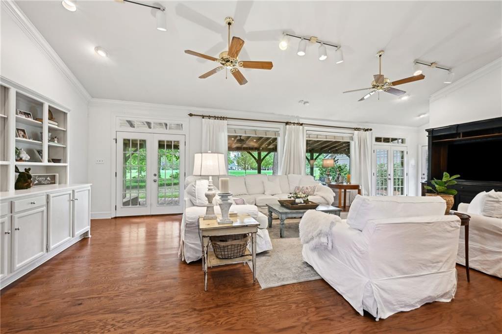 218 EVANGELINE Drive
