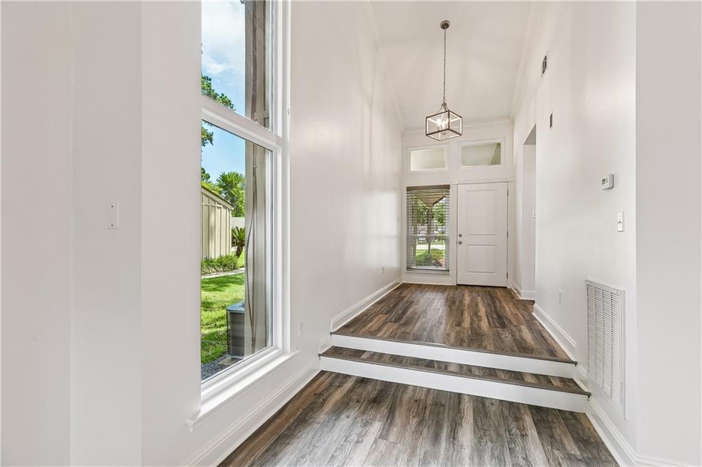 62 N COURT VILLA Drive 62