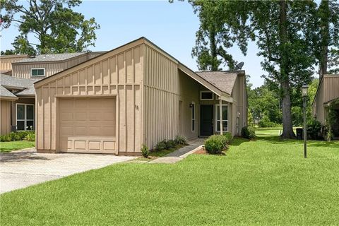 Photo of 62 N COURT VILLA Drive #62, Mandeville, LA 70471 (MLS # 2562746)