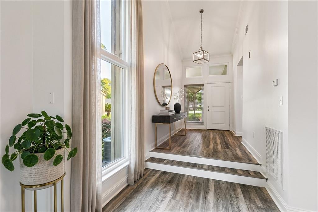 62 N COURT VILLA Drive 62