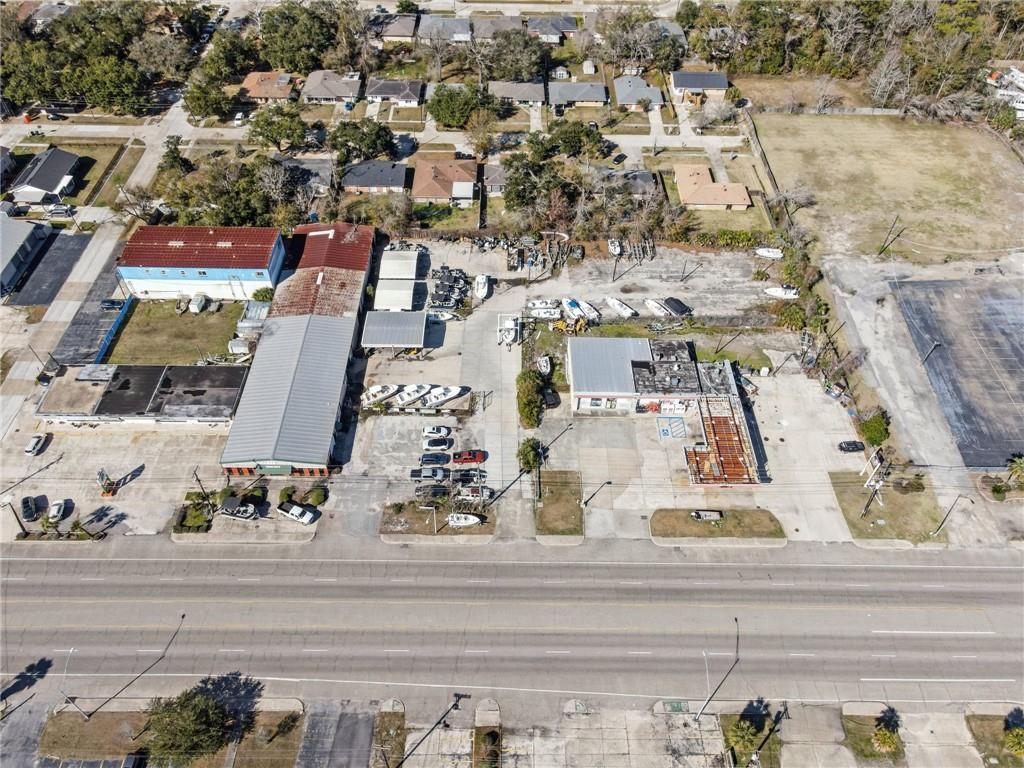 3663 PONTCHARTRAIN Drive