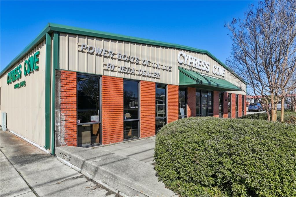 3663 PONTCHARTRAIN Drive