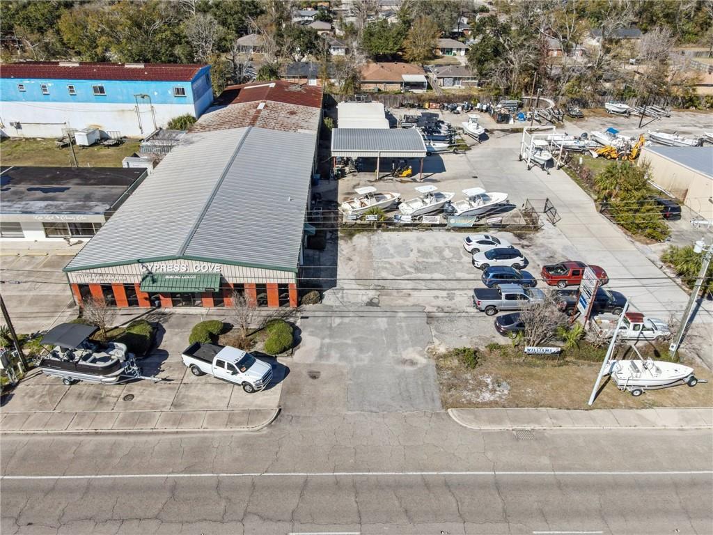 3663 PONTCHARTRAIN Drive