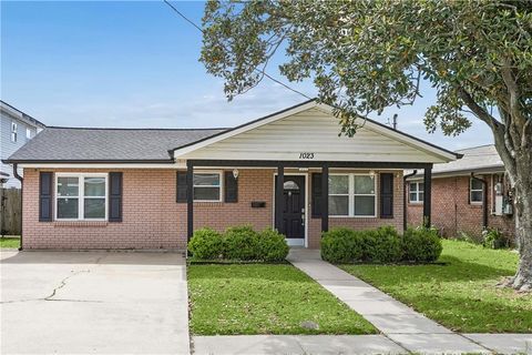 Photo of 1023 N STARRETT Road, Metairie, LA 70003 (MLS # 2554430)
