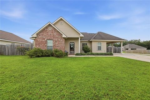 Photo of 48310 FOX HOLLOW Boulevard, Hammond, LA 70401 (MLS # 2558535)