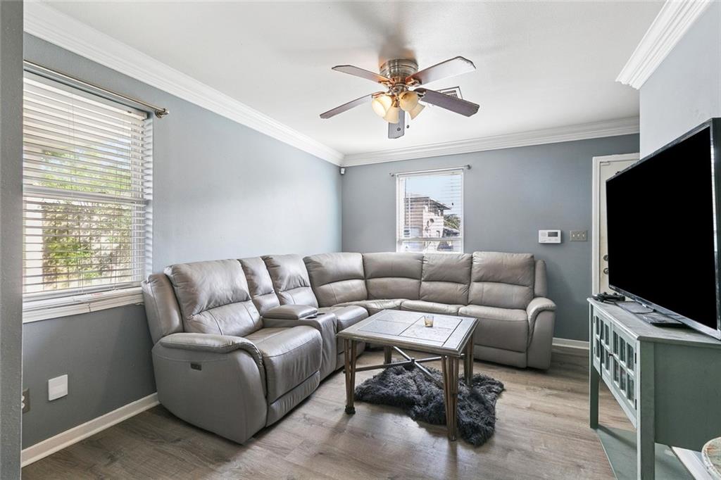 3322 24 LAPLACE Street