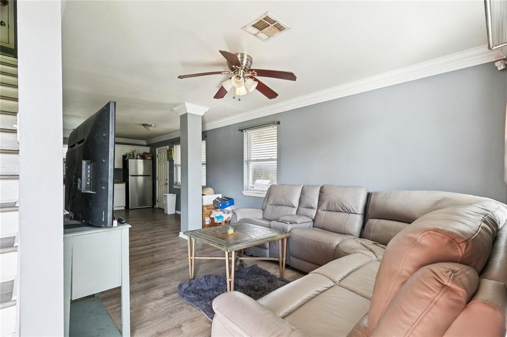 3322 24 LAPLACE Street