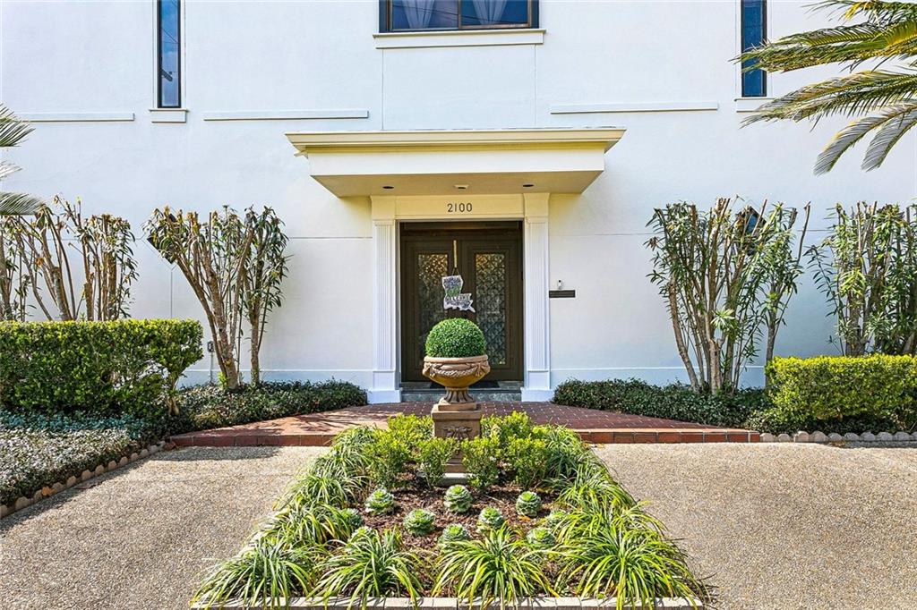 2100 JEFFERSON Avenue