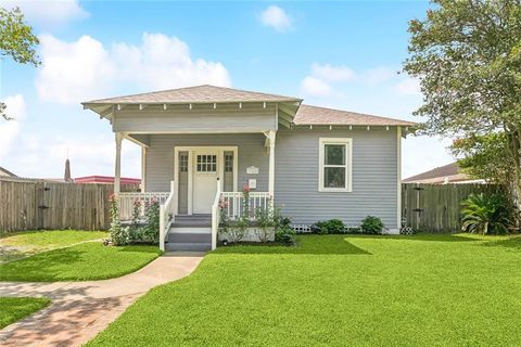220 MOSS Lane River Ridge LA 70123