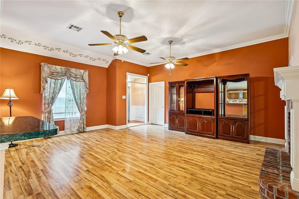 119 ORLEANS Avenue