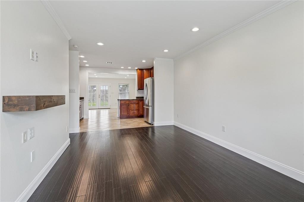 447 ROSELAND Parkway