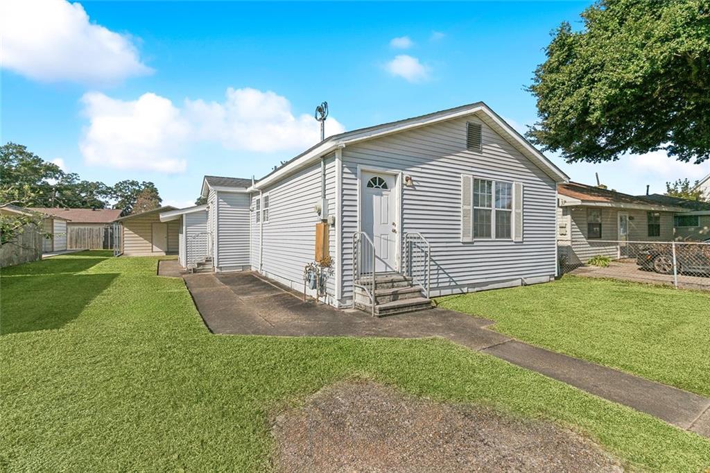 830 COLONIAL CLUB Drive