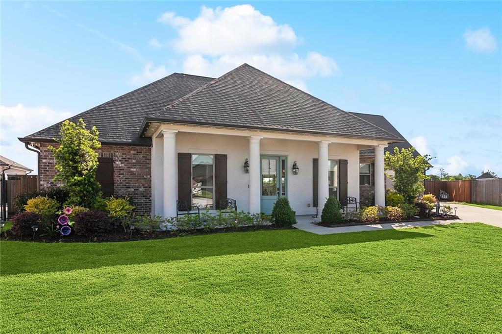 125 COVE POINTE Drive