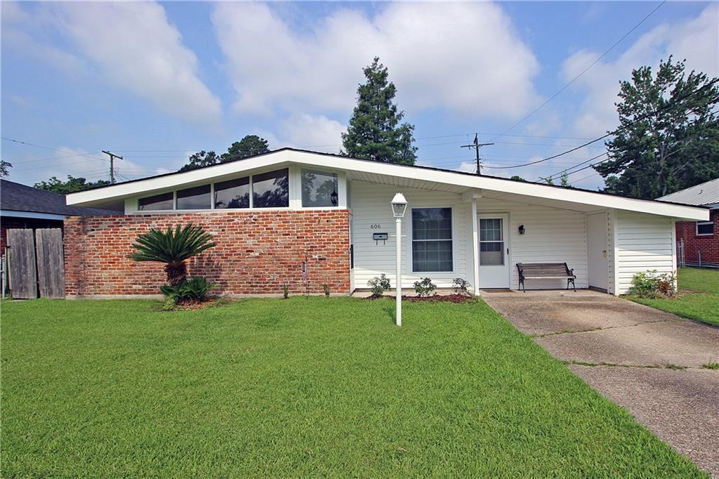 Photo 1 of 17 — 606 STRATFORD Drive, Harahan, LA 70123