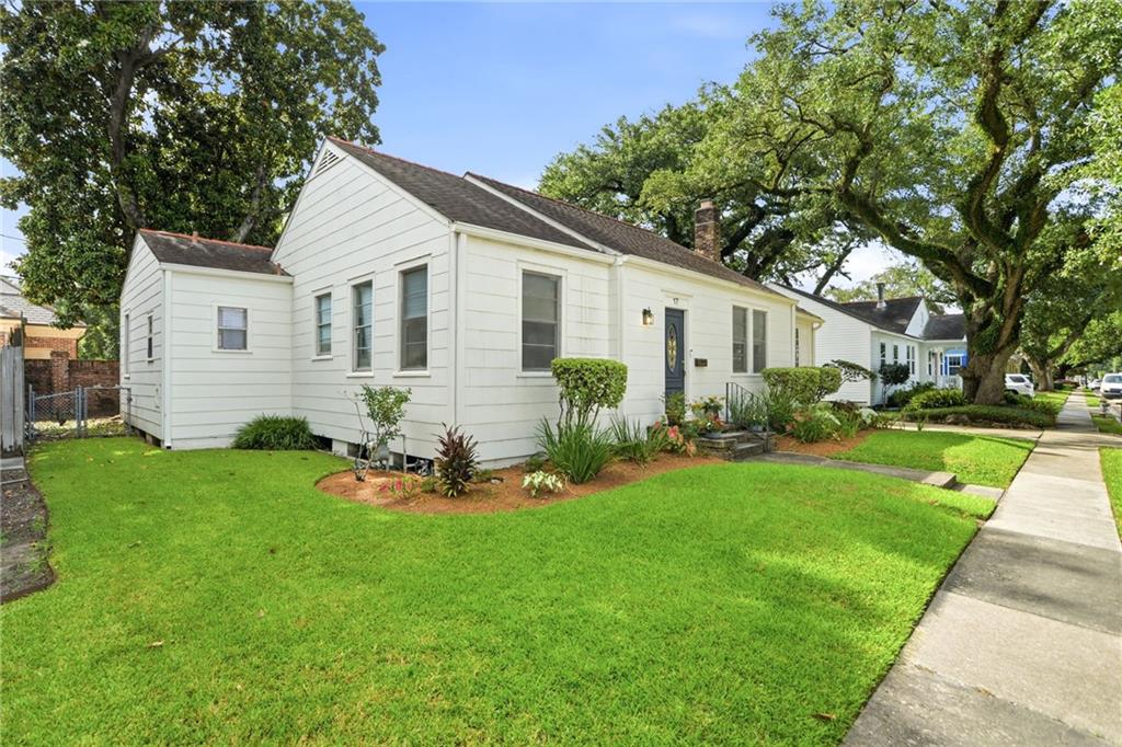 17 BEVERLY GARDEN Drive