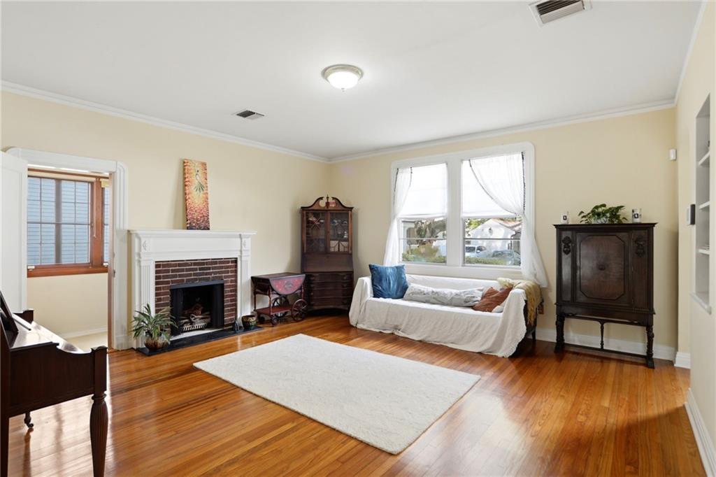 17 BEVERLY GARDEN Drive