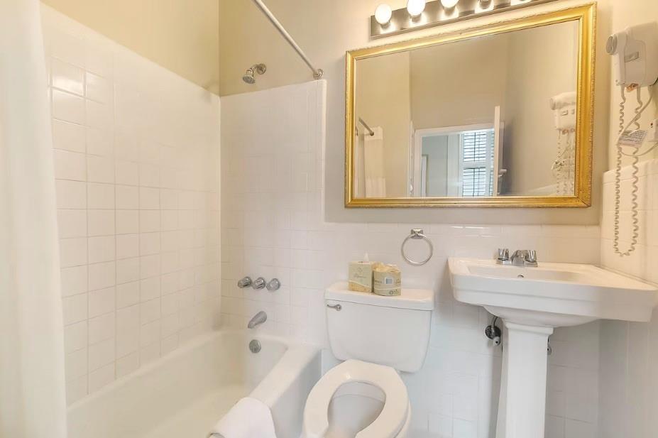 1009 N RAMPART Street