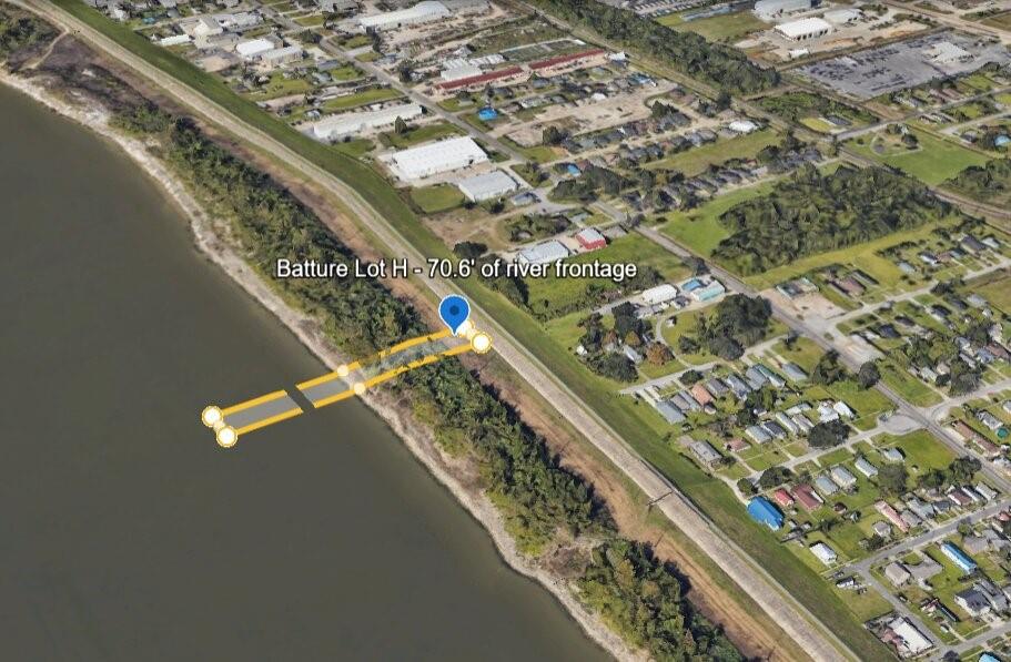 BATTURE LOT H - 70.6' OF RIVER FRONTAGE