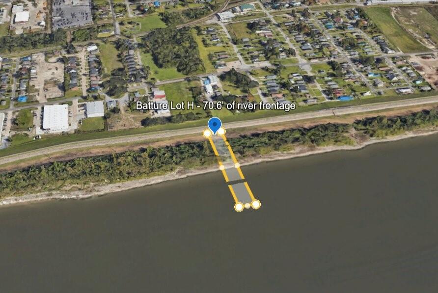 BATTURE LOT H - 70.6' OF RIVER FRONTAGE