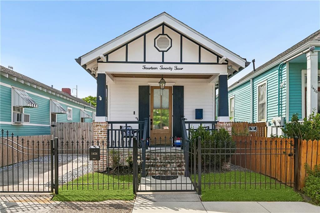 Photo 1 of 22 — 1424 MONROE Street, New Orleans, LA 70118