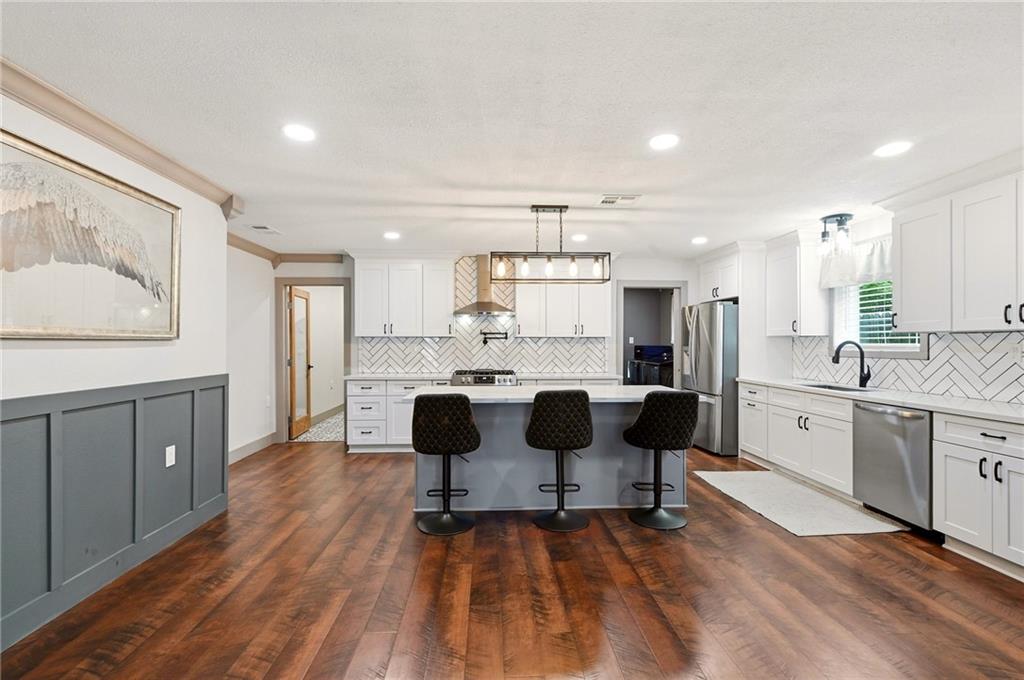 233 LITTLE FARMS Avenue