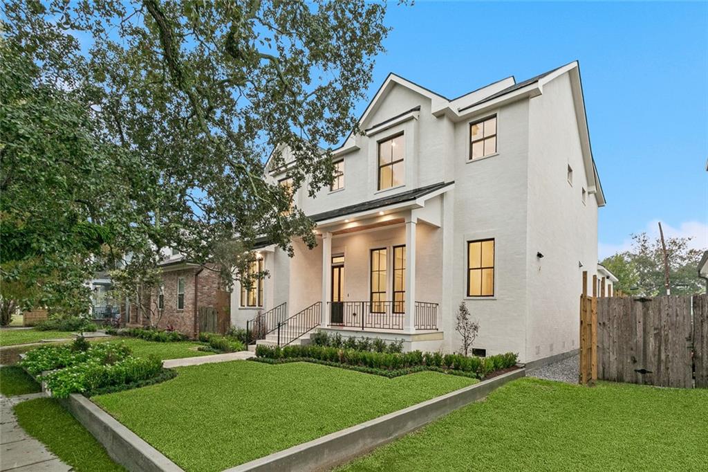 6462 LOUIS XIV Street