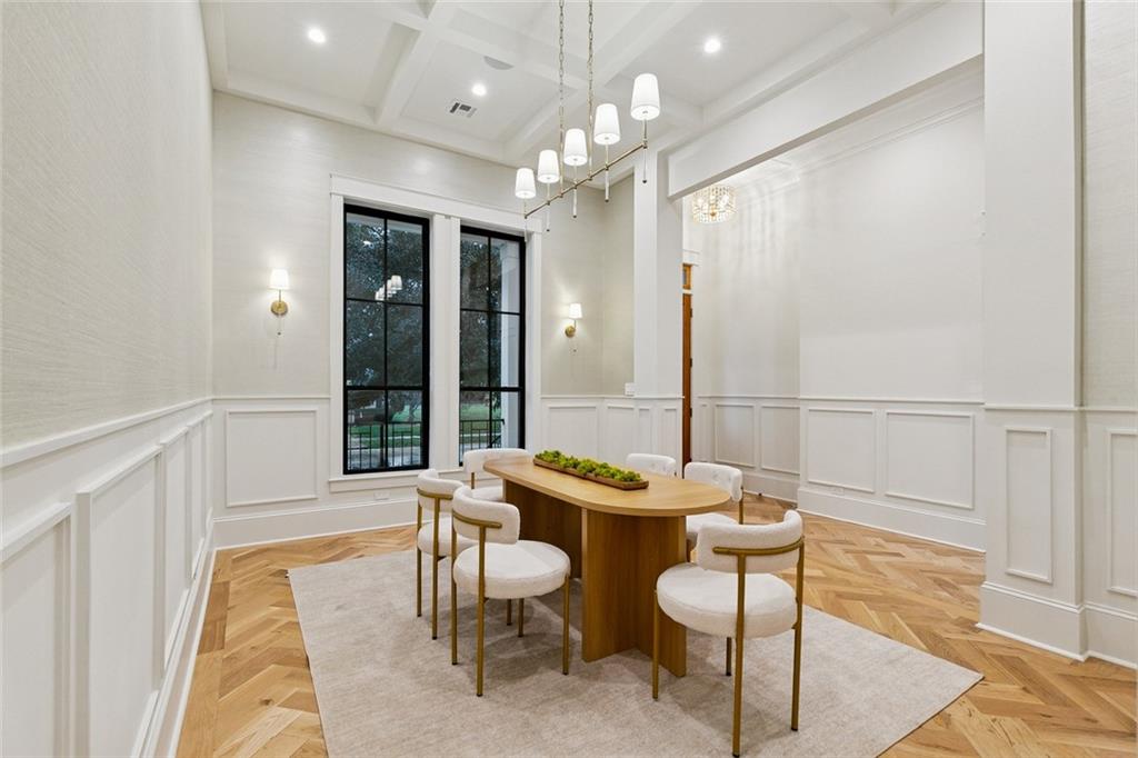 6462 LOUIS XIV Street