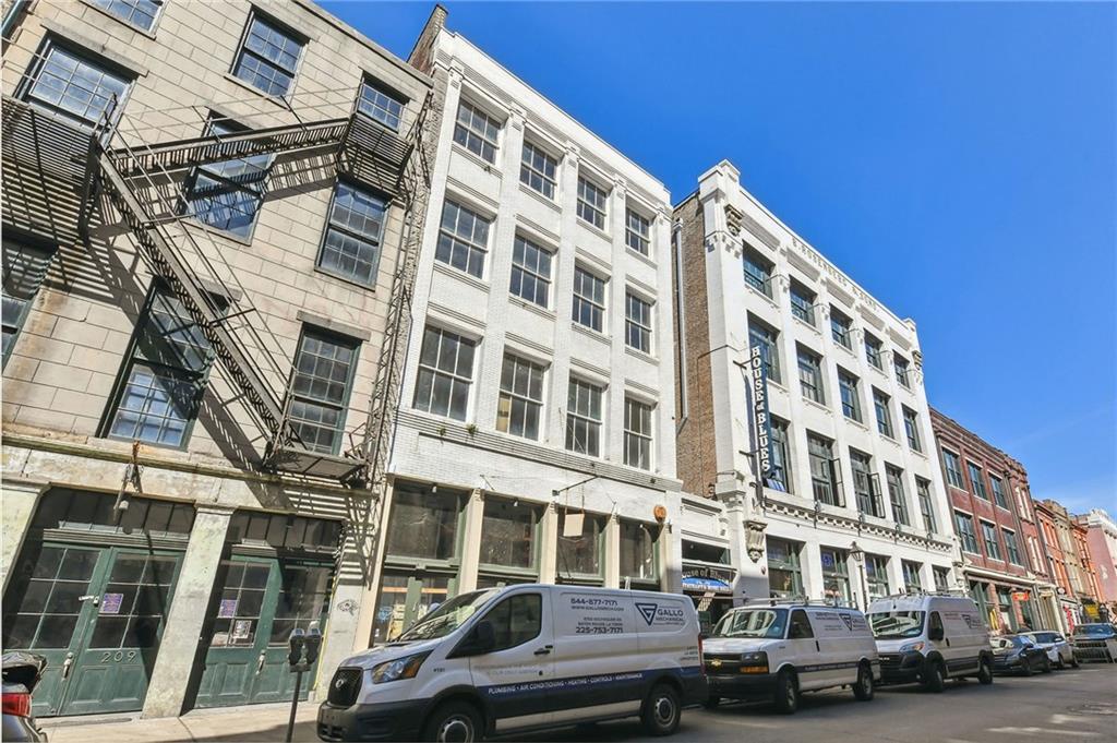 211 DECATUR Street