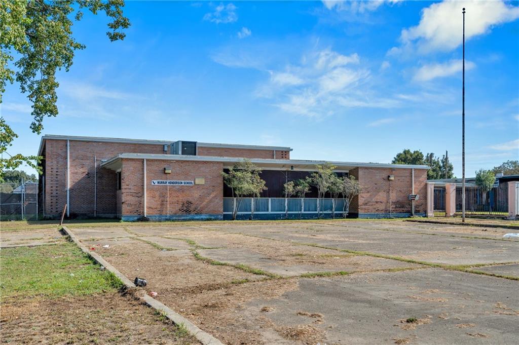 1912 LB LANDRY Avenue