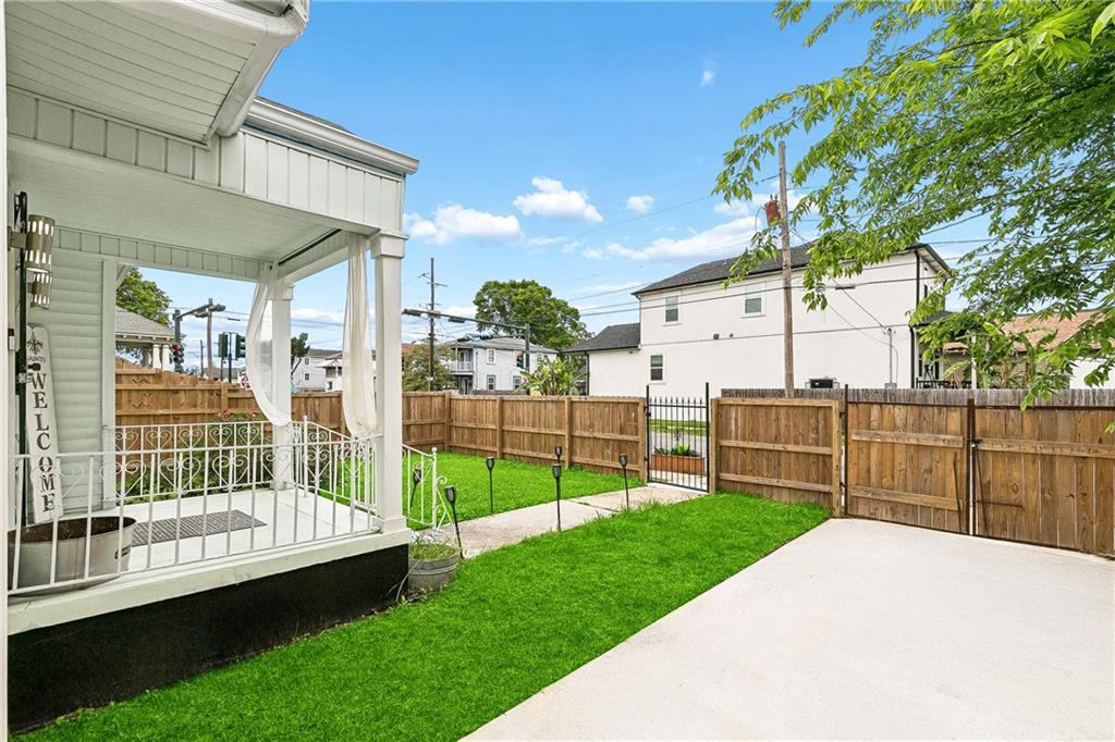 4108 N ROBERTSON Street