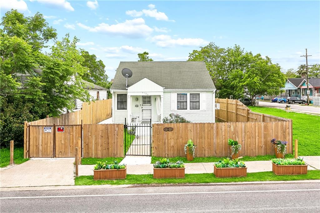 4108 N ROBERTSON Street