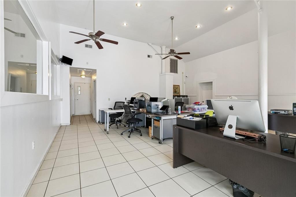 201 N ROCHEBLAVE Street