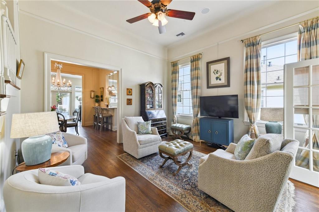 324 E LIVINGSTON Place