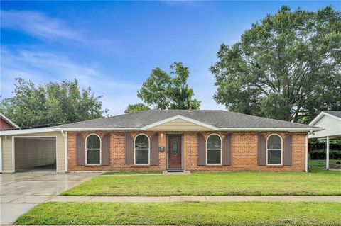 2920 SURFWOOD Drive Gretna LA 70056