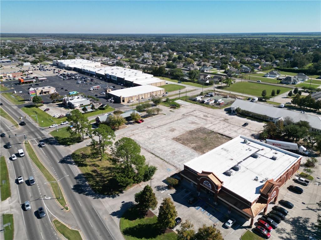 203 N CANAL Boulevard