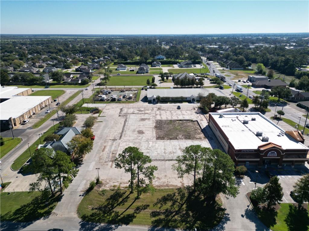 203 N CANAL Boulevard