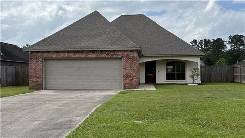 Photo of 13134 N MONTROSE Drive, Denham Springs, LA 70726 (MLS # 2553697)