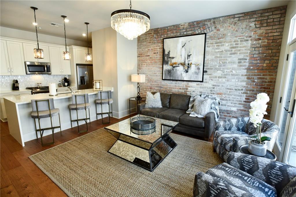 614 BARONNE Street 303