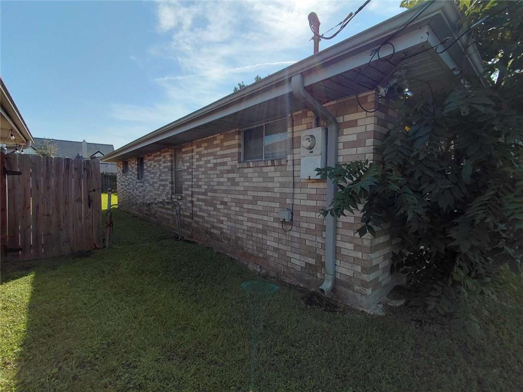 1601 APPLE Street