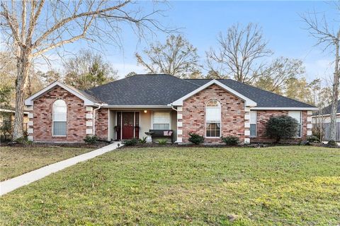 215 WOODBRIDGE Boulevard Hammond LA 70403