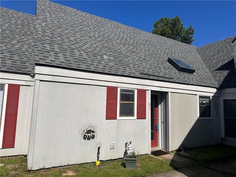 Photo of 51 HOLLYCREST Boulevard #51, Covington, LA 70433 (MLS # 2543838)