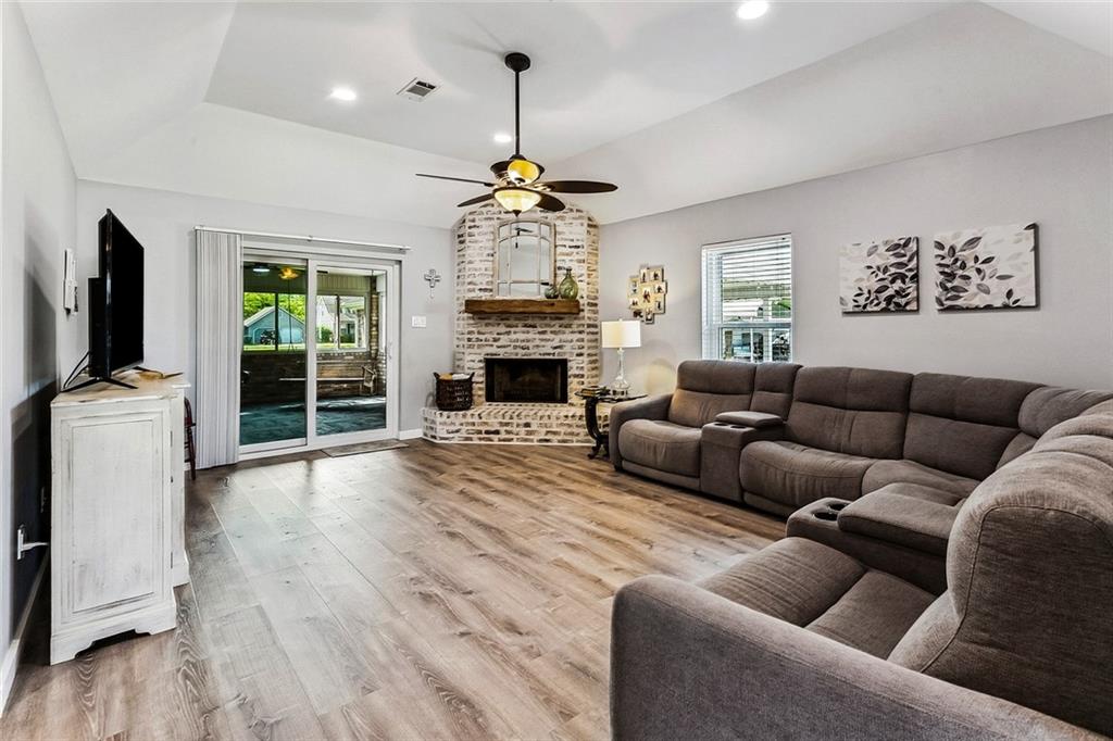 315 DAVIS Drive