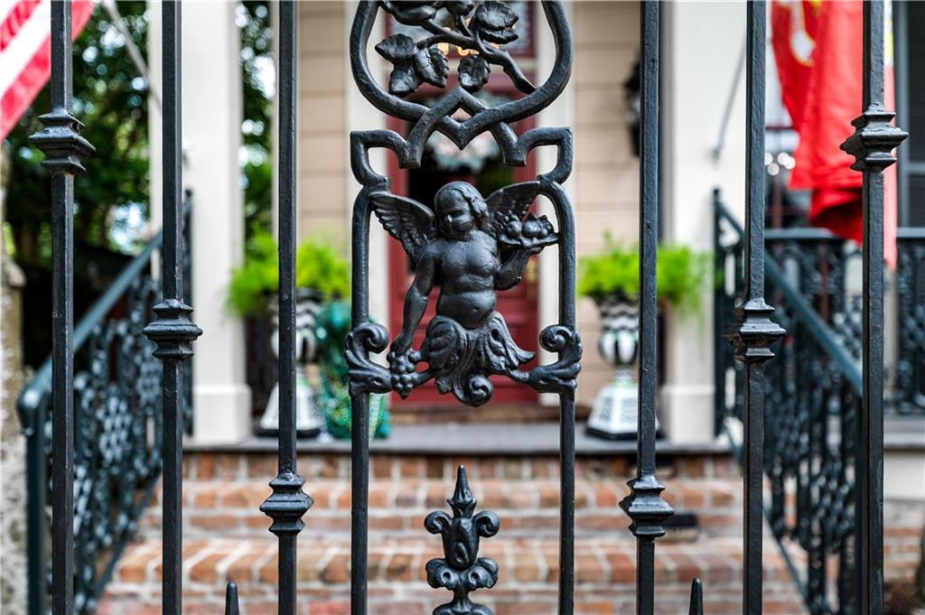 1527 SIXTH Street