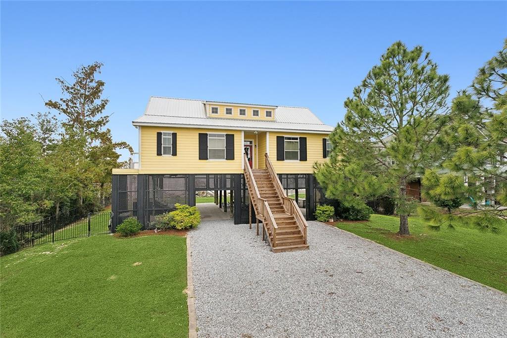 419 CARR Drive