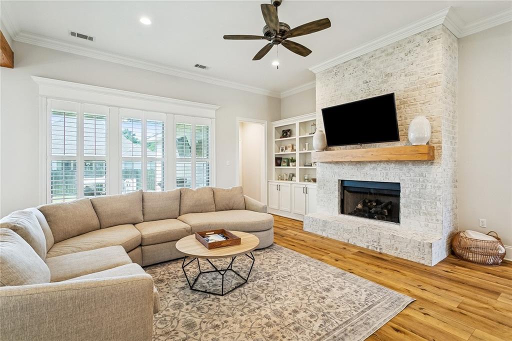 3012 ROCK DOVE Drive
