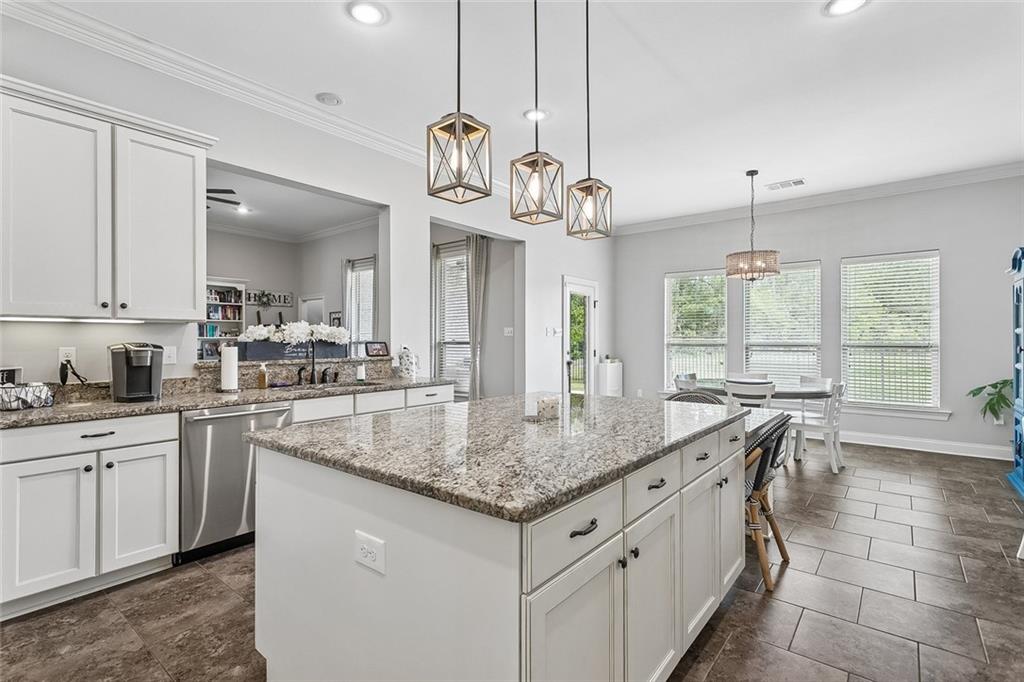 183 RAIFORD OAKS Boulevard