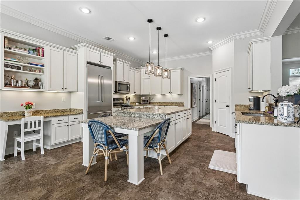 183 RAIFORD OAKS Boulevard