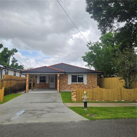 Photo of 1435 S MEADOW Street, Metairie, LA 70003 (MLS # 2558995)