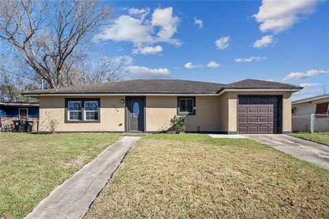 Photo of 4719 WARREN Drive, New Orleans, LA 70127 (MLS # 2545448)